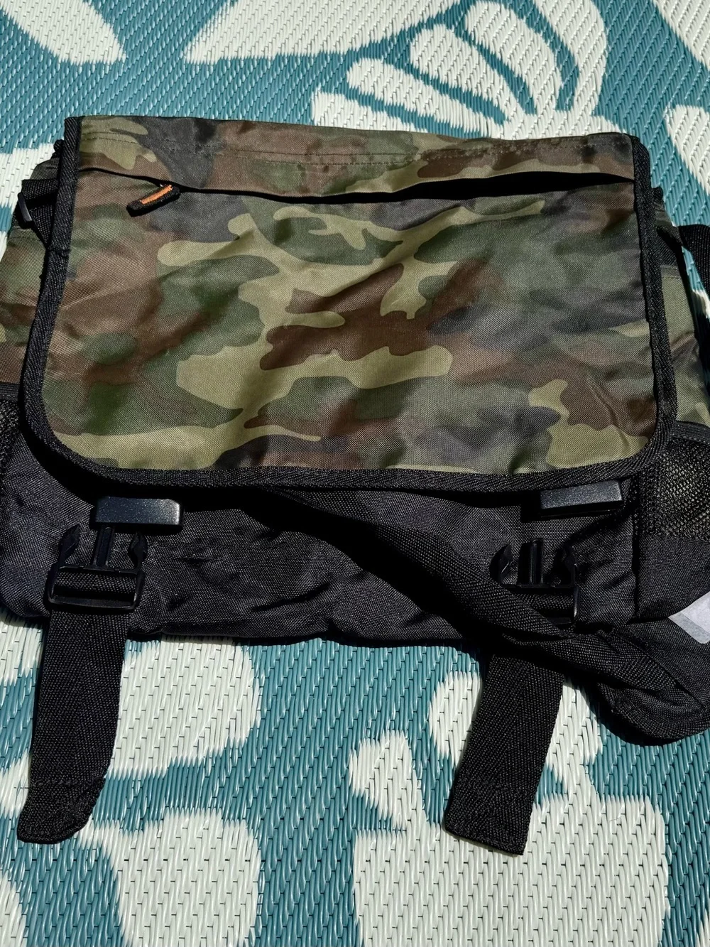 The Children's Place Camo Messenger Bag - Green & Black